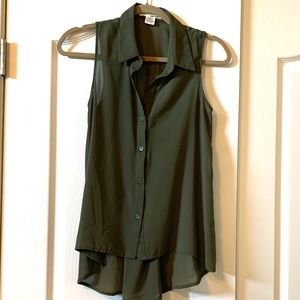 NEW Dark Green Sleeveless Button Down Women’s Top